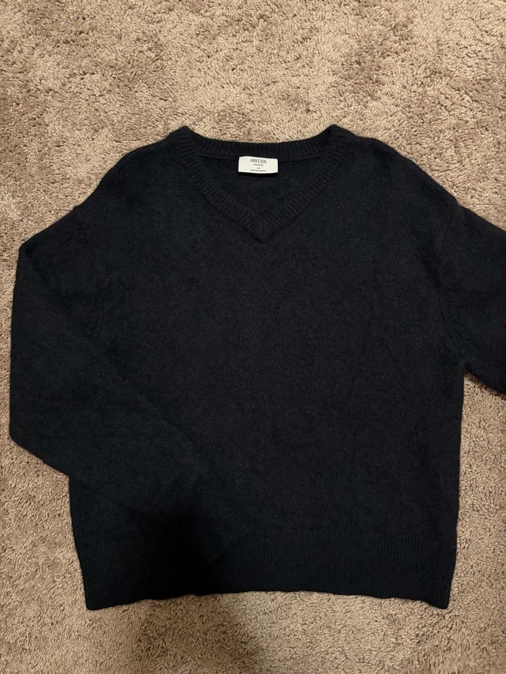 Aritzia Black V-Neck Cashmere Women's Sweater - Classic Knit